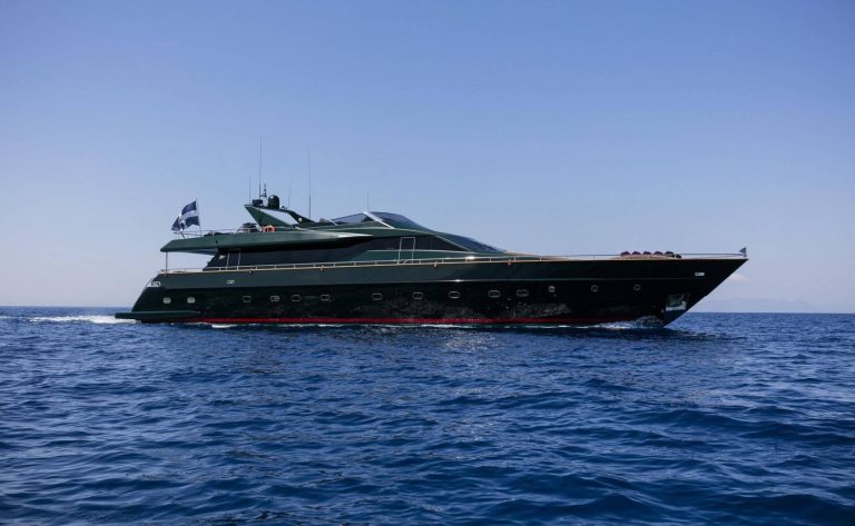 CAN'T REMEMBER yacht
