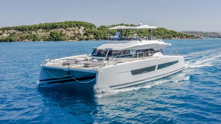 Fountain Pajot Power67 yacht