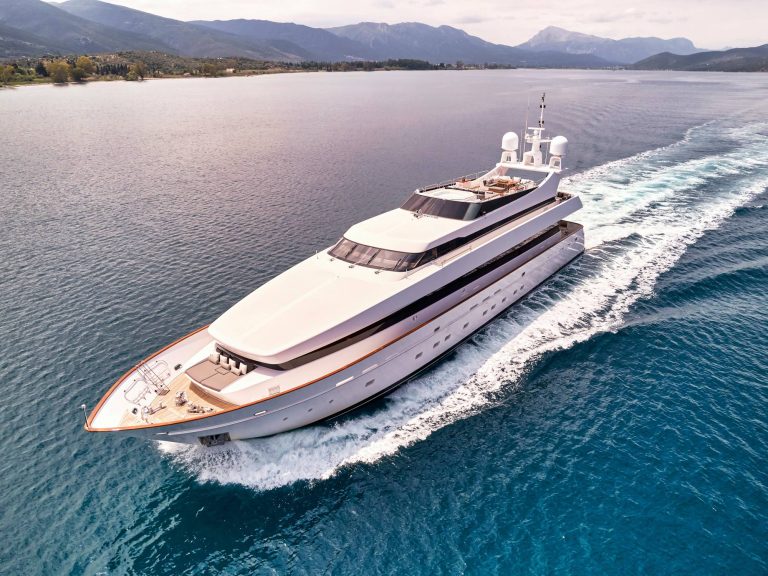 ELEMENT yacht